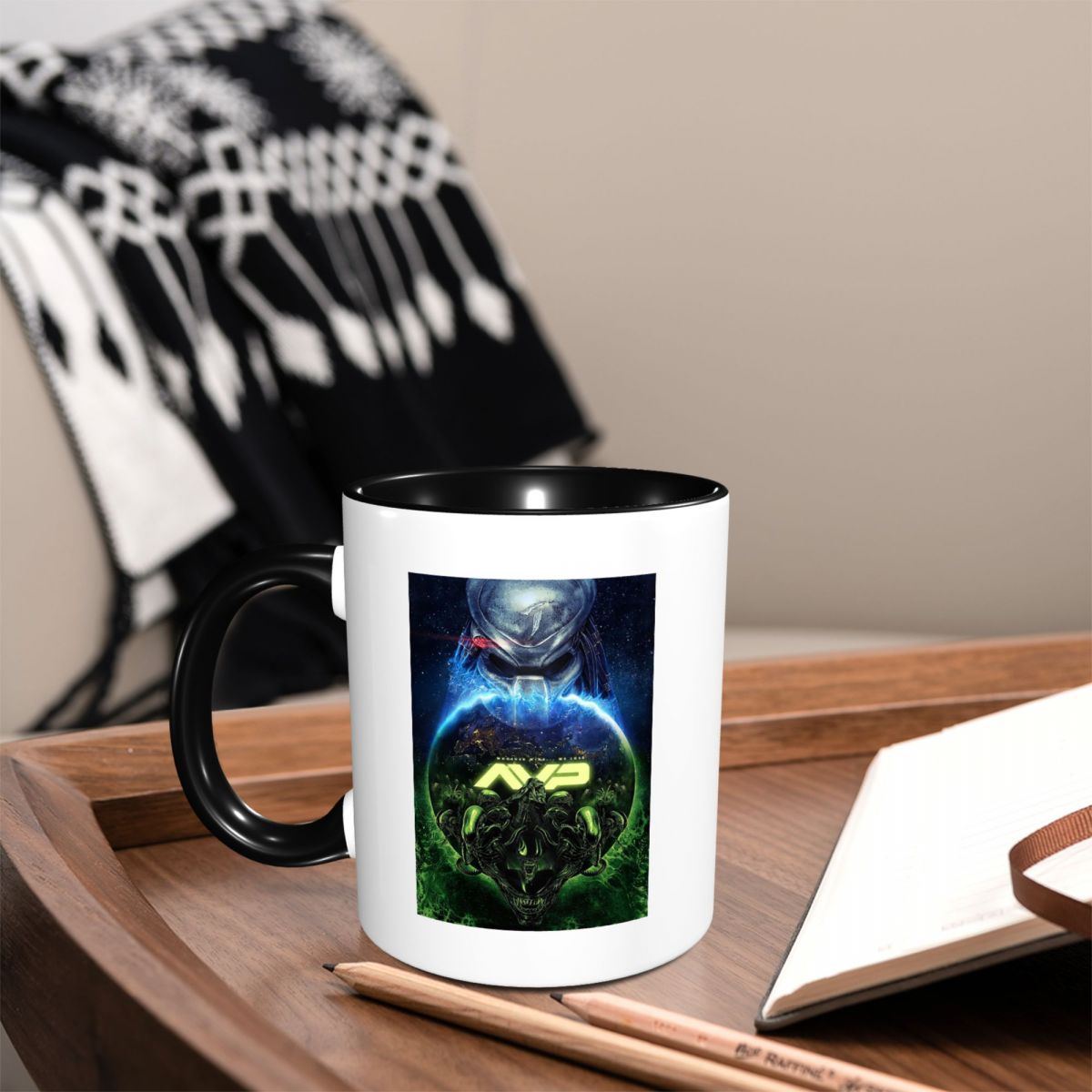 Coffee Vs Tea - Caneca de Cerâmica Engraçada Alien Vs