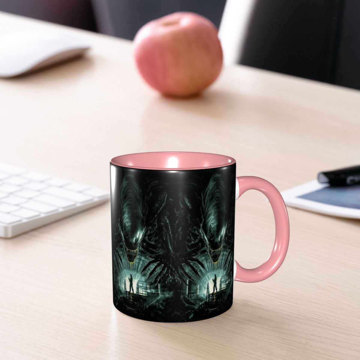 Coffee Vs Tea - Caneca de Cerâmica Engraçada Alien Vs